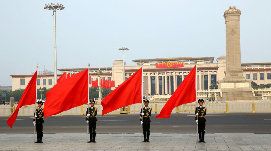 Agentes chinos en el Gran Palacio del Pueblo de Beijing / Foto: Presidencia