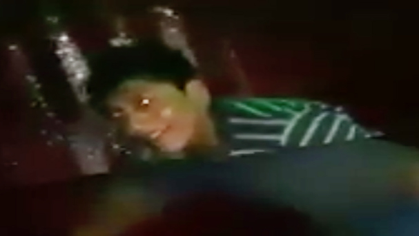 Hombre abusa sexualmente de mujer en plena discoteca — Facebook