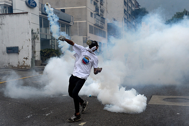 La marcha opositora en Venezuela dejó un joven muerto