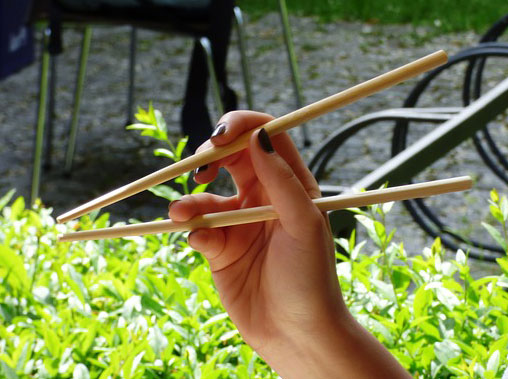 Cómo usar los palillos chinos para comer