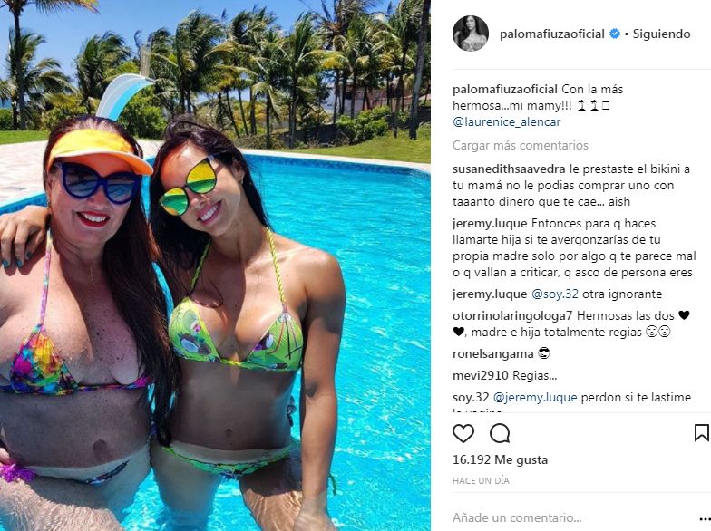 Paloma Fiuza en bikini con su mamá